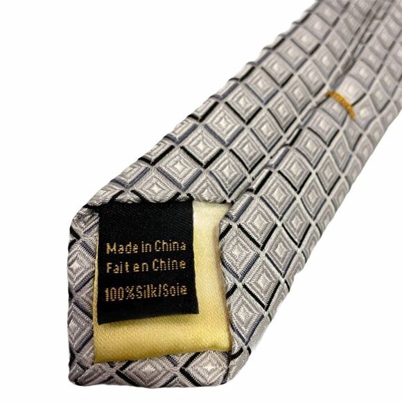 Donald Trump Signature Collection light gray silk neck tie - Picture 3 of 6